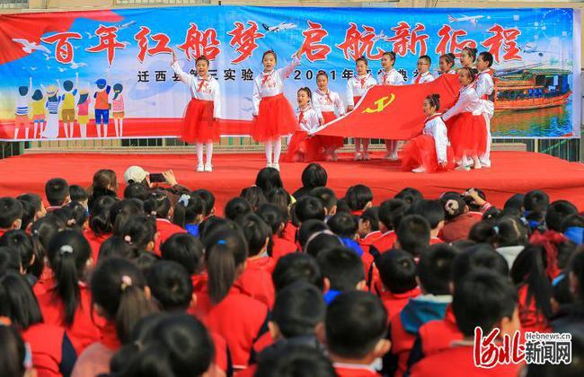 石家庄:年货大集开市 “土味”“洋味”都齐了!